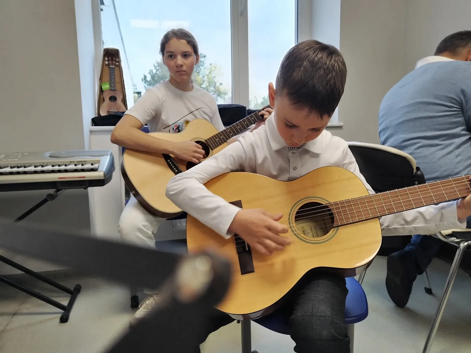 Гитара и укулеле